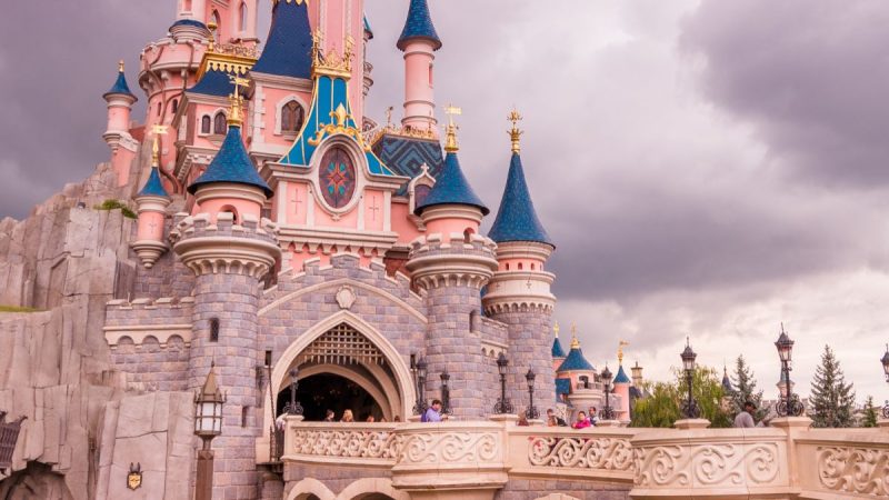 Stress-free holidays: transfers to Disney Paris